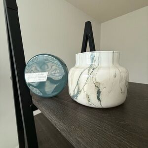 Capri Blue Volcano Modern Marble Signature Candle 19 oz NWOT